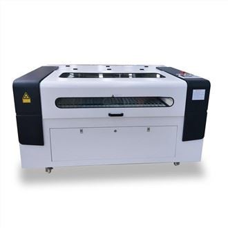 Máy khắc laser
